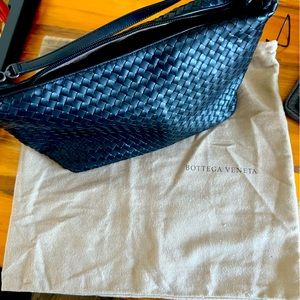 COPY - BOTTEGA VENETA Black leather handbag